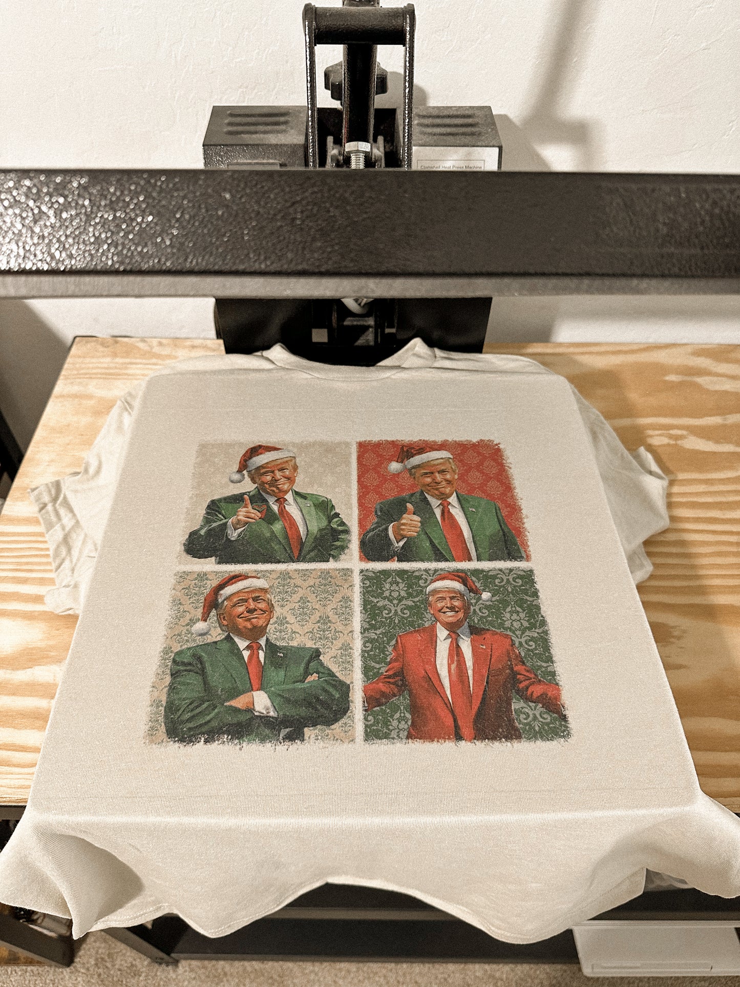 TRUMP CHRISTMAS TEE