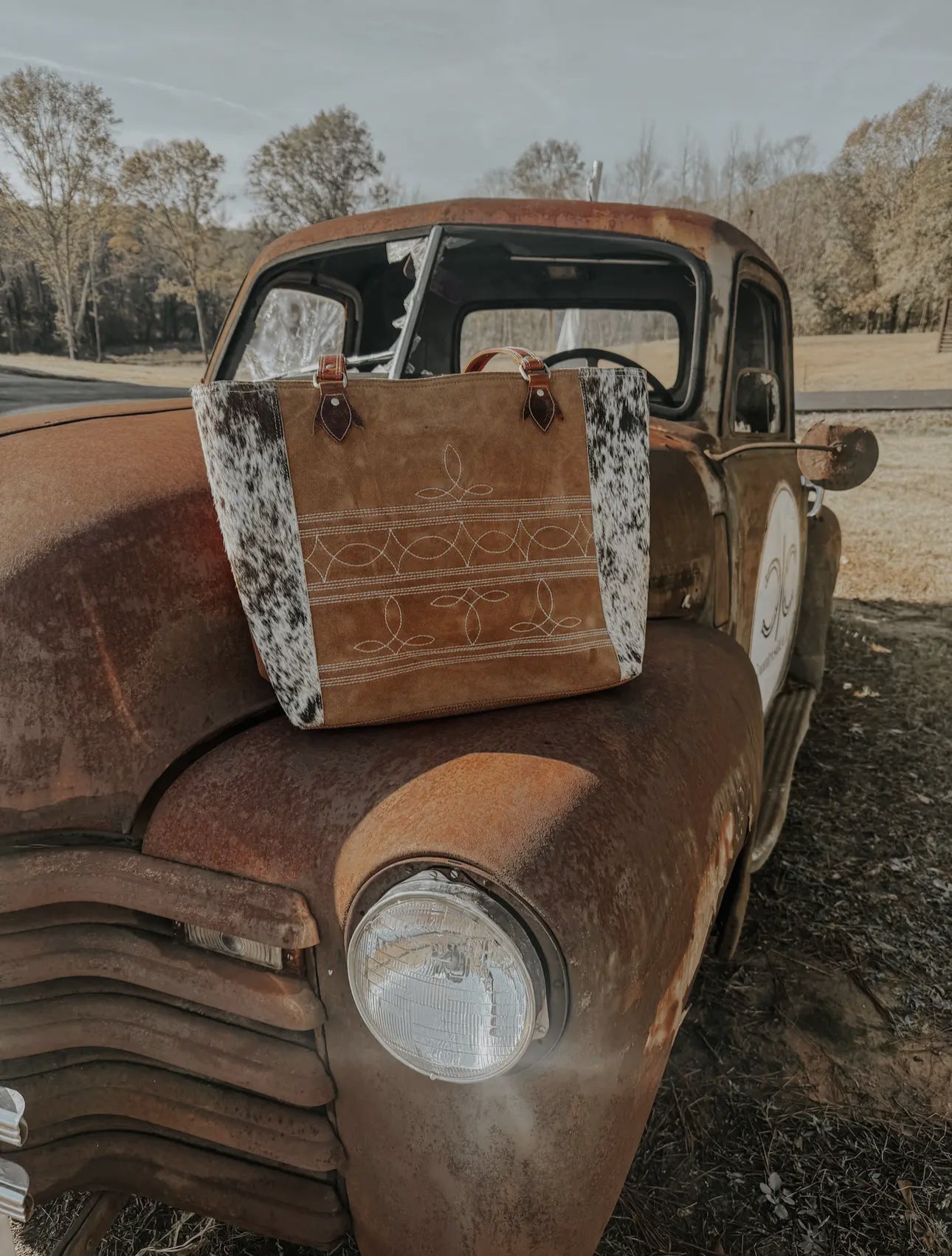 DURANGO COWHIDE BOOT STITCH CARRY ALL BAG