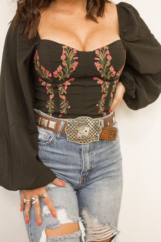 FLORAL EMBROIDERED TOP